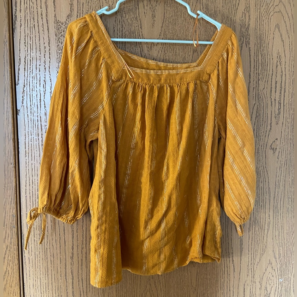 Gold Lauren Conrad top, NWOT, size M
